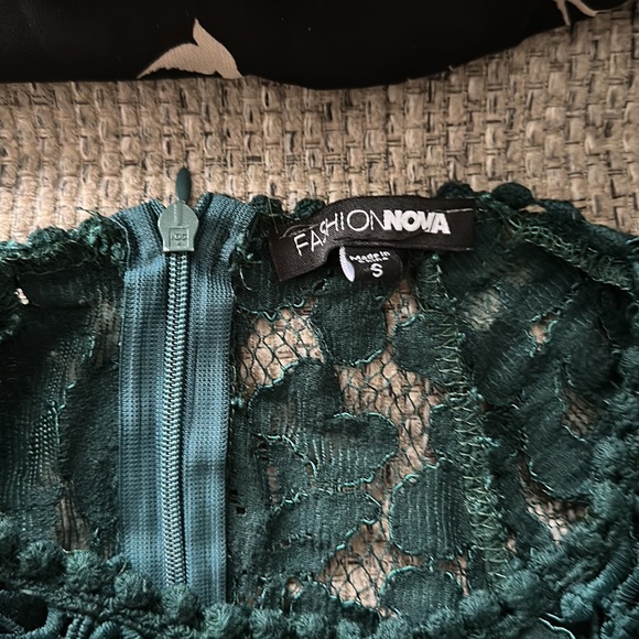 Emerald green lace dress - Picture 4 of 4